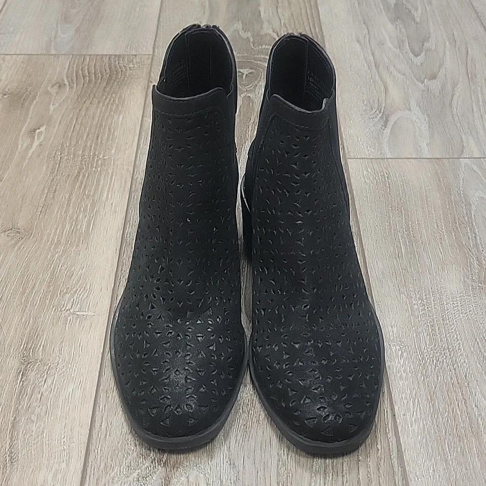 Kenneth Cole Size 5 Black Salt Laser Gore Bootie NEW